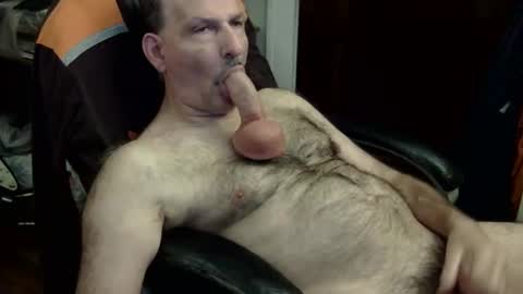 Snapshot of loades182025 chatting on 10/23/25, 02:11 loades182025 online show from 10/23/25, 02:11