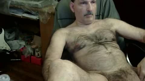 loades182025 online show from 11/19/25, 02:44