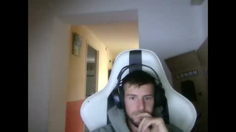 Snapshot of lobotomy54 chatting on 09/11/25, 01:44 lobo online show from 09/11/25, 01:44