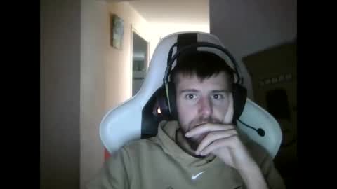 Snapshot of lobotomy54 chatting on 10/01/25, 12:11 lobo online show from 10/01/25, 12:11