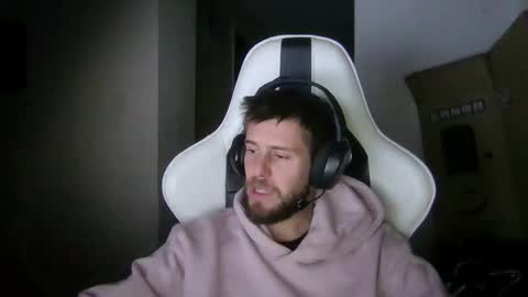 Snapshot of lobotomy54 chatting on 10/06/25, 10:40 lobo online show from 10/06/25, 10:40