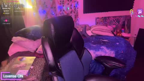Snapshot of lobotomyprincess chatting on 04/23/26, 04:24 LobotomyPrincess online show from 04/23/26, 04:24