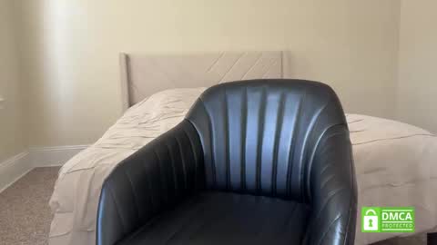 lockdownlove online show from 11/06/25, 03:24