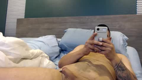 Snapshot of lockedin828 chatting on 11/22/25, 09:58 lockedin828 online show from 11/22/25, 09:58