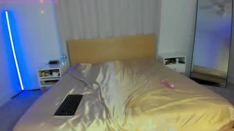 lolo 3 online show from 02/25/25, 08:58