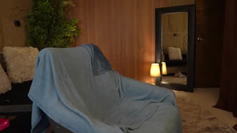 logan_cardenas1 online show from 10/05/25, 01:04