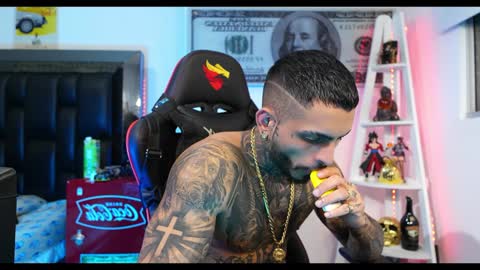 Snapshot of logan_hugh8 chatting on 12/13/24, 03:38 logan_hugh8 online show from 12/13/24, 03:38