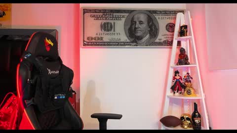 Snapshot of logan_hugh8 chatting on 12/27/24, 01:28 logan_hugh8 online show from 12/27/24, 01:28