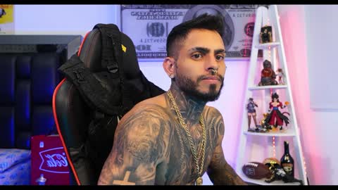 Snapshot of logan_hugh8 chatting on 01/28/25, 04:30 logan_hugh8 online show from 01/28/25, 04:30