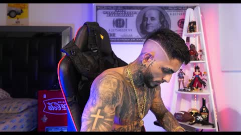 Snapshot of logan_hugh8 chatting on 01/29/25, 12:02 logan_hugh8 online show from 01/29/25, 12:02