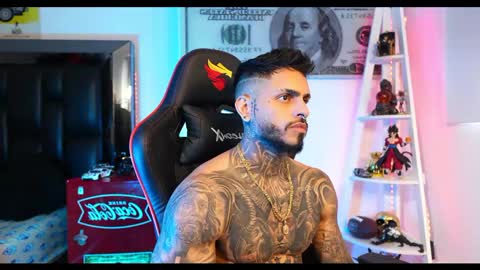 Snapshot of logan_hugh8 chatting on 02/26/25, 12:25 logan_hugh8 online show from 02/26/25, 12:25