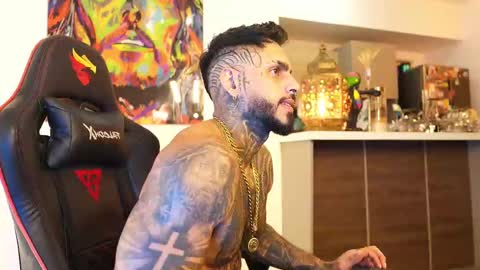 Snapshot of logan_hugh8 chatting on 10/02/25, 01:40 logan_hugh8 online show from 10/02/25, 01:40