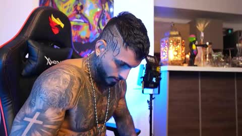 Snapshot of logan_hugh8 chatting on 10/13/25, 11:27 logan_hugh8 online show from 10/13/25, 11:27