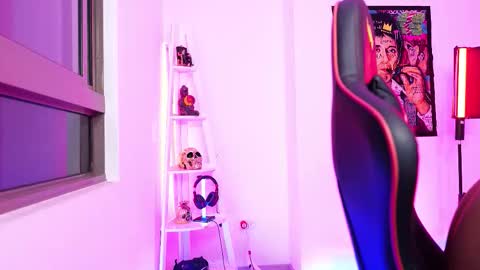 Snapshot of logan_hugh8 chatting on 10/18/25, 03:09 logan_hugh8 online show from 10/18/25, 03:09