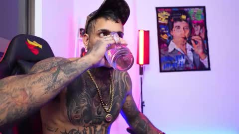 Snapshot of logan_hugh8 chatting on 10/31/25, 05:52 logan_hugh8 online show from 10/31/25, 05:52