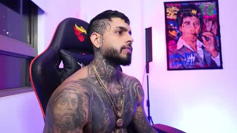 Snapshot of logan_hugh8 chatting on 11/12/25, 04:57 logan_hugh8 online show from 11/12/25, 04:57