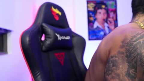 Snapshot of logan_hugh8 chatting on 11/23/25, 02:22 logan_hugh8 online show from 11/23/25, 02:22