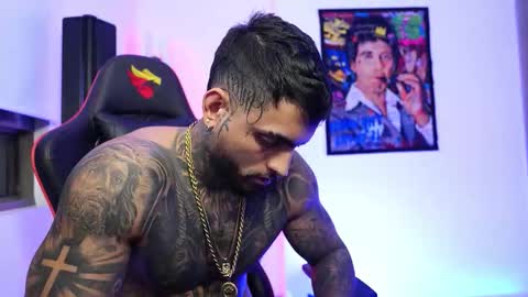 Snapshot of logan_hugh8 chatting on 11/25/25, 01:27 logan_hugh8 online show from 11/25/25, 01:27