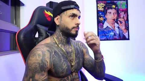 Snapshot of logan_hugh8 chatting on 12/14/25, 03:45 logan_hugh8 online show from 12/14/25, 03:45