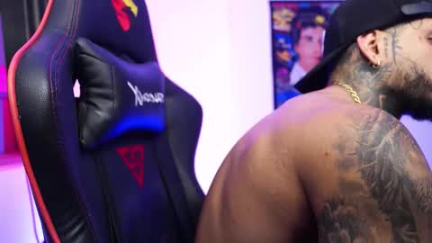 Snapshot of logan_hugh8 chatting on 12/16/25, 01:10 logan_hugh8 online show from 12/16/25, 01:10