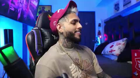 Snapshot of logan_hugh8 chatting on 02/05/26, 07:02 logan_hugh8 online show from 02/05/26, 07:02