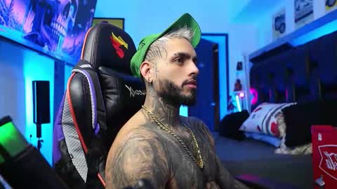 Snapshot of logan_hugh8 chatting on 02/08/26, 06:00 logan_hugh8 online show from 02/08/26, 06:00