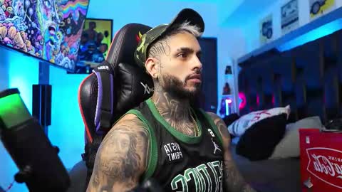 Snapshot of logan_hugh8 chatting on 02/13/26, 03:30 logan_hugh8 online show from 02/13/26, 03:30