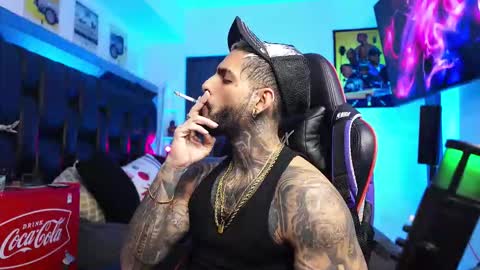 Snapshot of logan_hugh8 chatting on 03/01/26, 12:40 logan_hugh8 online show from 03/01/26, 12:40