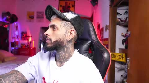 logan_hugh8 online show from 04/04/26, 06:16