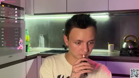 Snapshot of logan_mett chatting on 10/07/25, 11:02 Logan online show from 10/07/25, 11:02