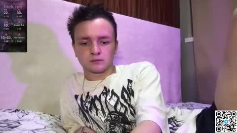 Snapshot of logan_mett chatting on 10/26/25, 05:52 Logan online show from 10/26/25, 05:52