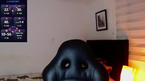 Snapshot of logan_military chatting on 10/30/25, 02:57 logan online show from 10/30/25, 02:57