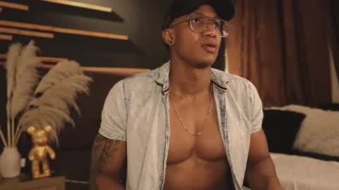 logan_varela online show from 01/23/25, 11:47