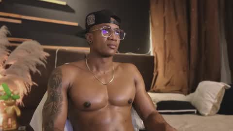 logan_varela online show from 01/31/25, 01:43