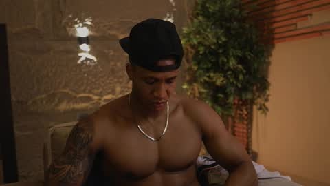 logan_varela online show from 11/06/25, 01:45