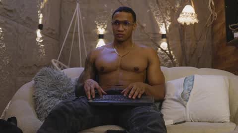 logan_varela online show from 03/27/26, 09:03