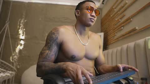 logan_varela online show from 04/15/26, 04:25