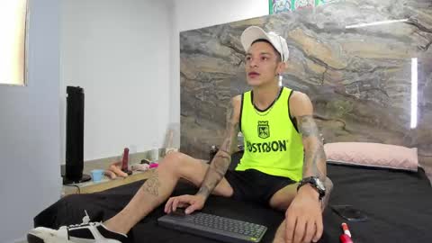 logan_wollff online show from 04/15/26, 08:09