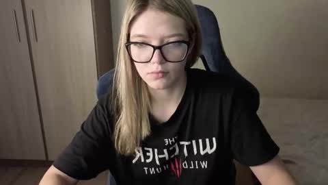 Snapshot of logandrive chatting on 12/05/25, 04:03 Logan and Katana online show from 12/05/25, 04:03