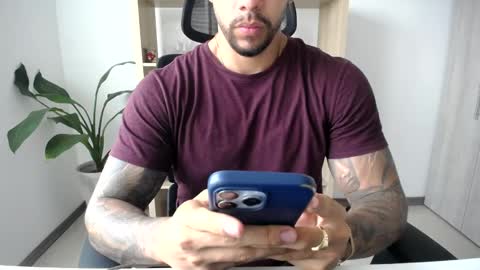 Snapshot of loganhod chatting on 05/31/26, 10:22 Logan Wolfp online show from 05/31/26, 10:22