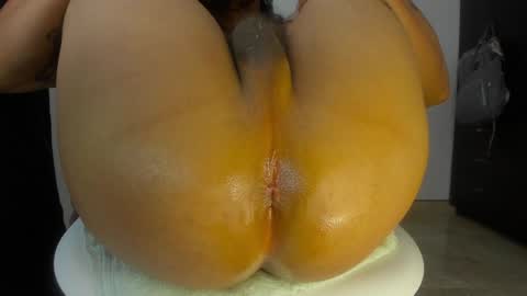 Logan online show from 12/31/24, 01:41