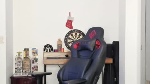 Snapshot of logannick chatting on 02/03/25, 08:13 Logan online show from 02/03/25, 08:13