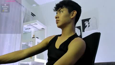 logantwink18 online show from 09/10/25, 12:05