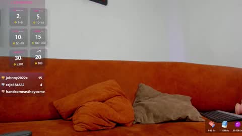 logantwink18 online show from 09/25/25, 12:20