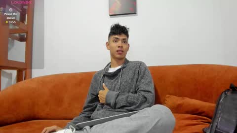 logantwink18 online show from 10/22/25, 10:59