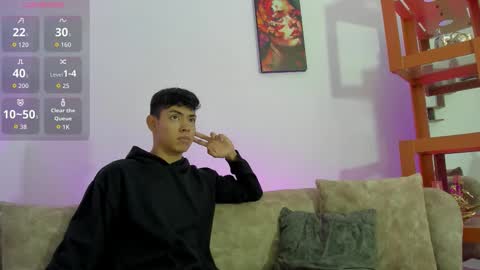 logantwink18 online show from 11/18/25, 12:31