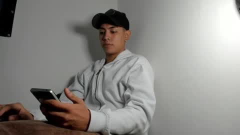 logantwink18 online show from 04/18/26, 02:10