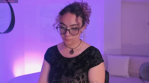 Snapshot of loiseharper chatting on 05/15/26, 03:35 Loise online show from 05/15/26, 03:35