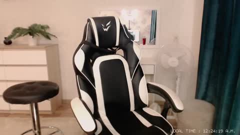  Lola  online show from 01/27/25, 07:24