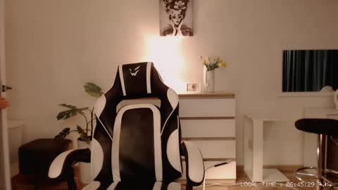 Snapshot of lola_anderson chatting on 04/25/26, 01:41 Lola online show from 04/25/26, 01:41